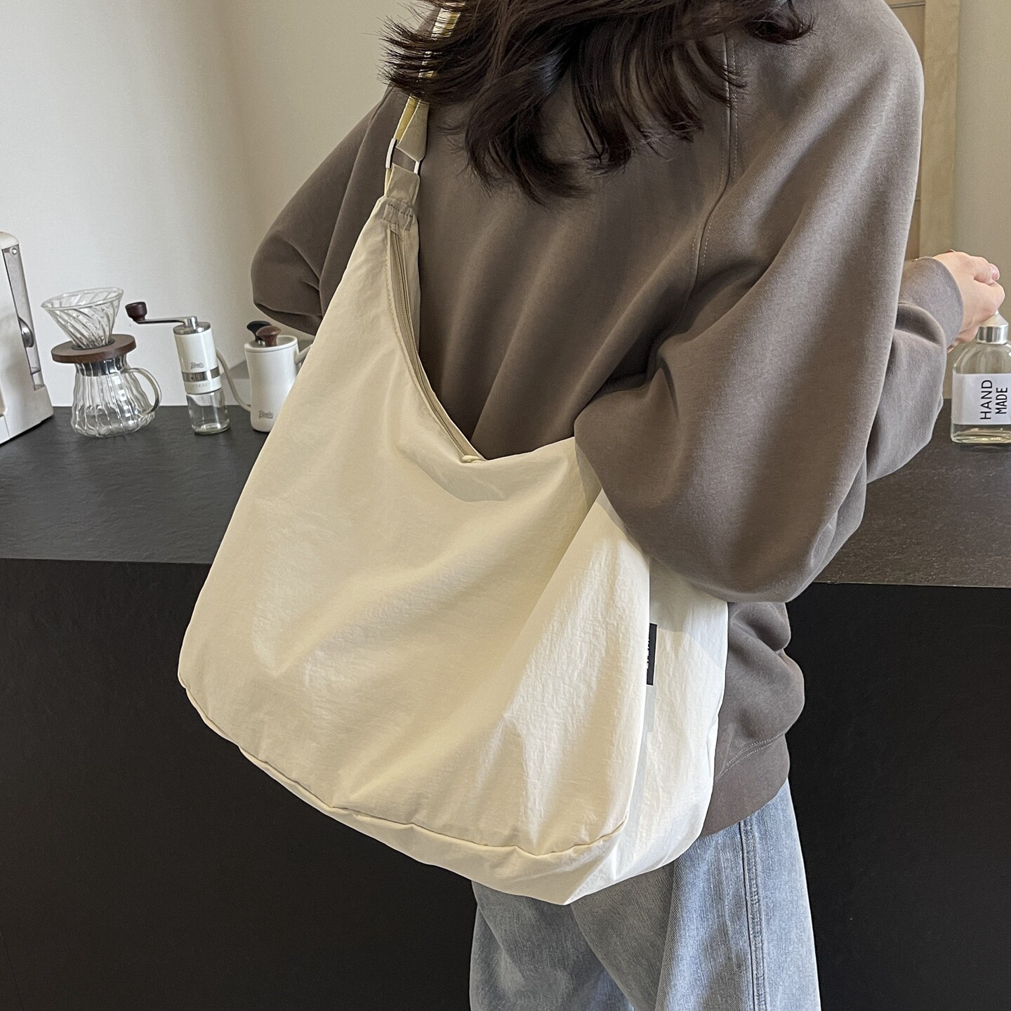 简约大容量尼龙布包包女夏2025新款学生上课单肩包百搭斜挎饺子包,箱包皮具/热销女包/男包,通用款女包,淘宝优惠券,粉丝福利购,淘宝优惠卷