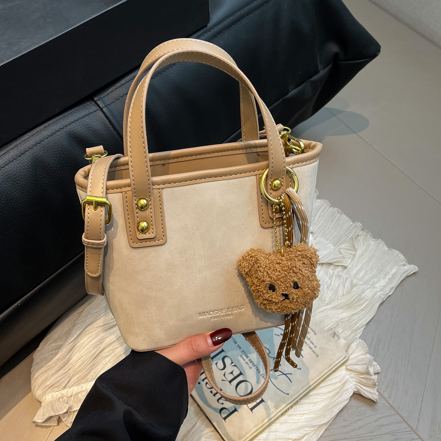 复古百搭斜挎包通勤手提水桶包