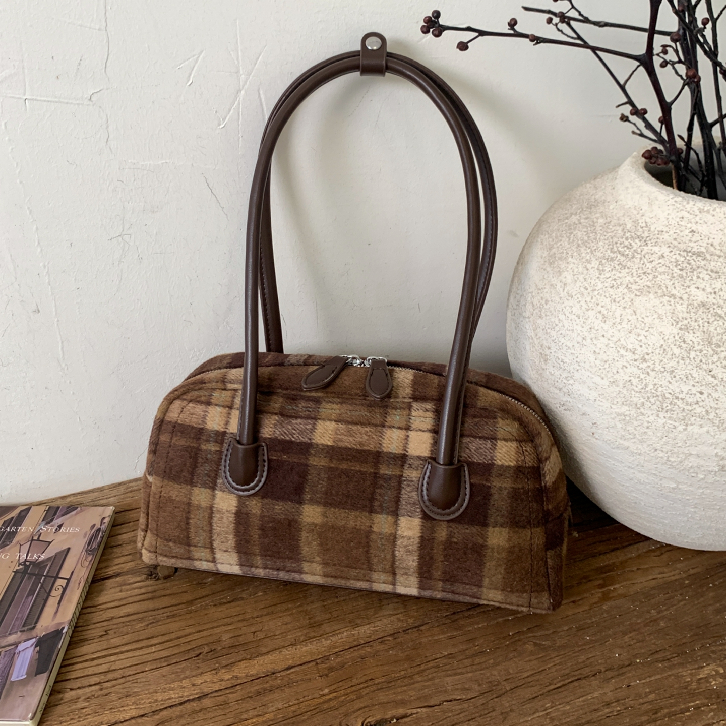 美拉德复古毛呢格子包包女2025新款秋冬通勤单肩腋下包手提枕头包