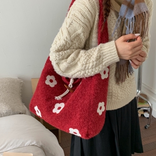 韩系红色花朵毛绒包包女秋冬季大容量托特包休闲慵懒风通勤单肩包