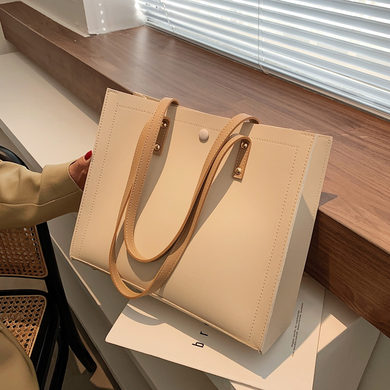 包包女新款潮时尚大学生上课包