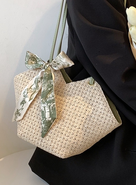 法式小众包包女夏天百搭草编腋下包2025新款海边度假编织单肩小包