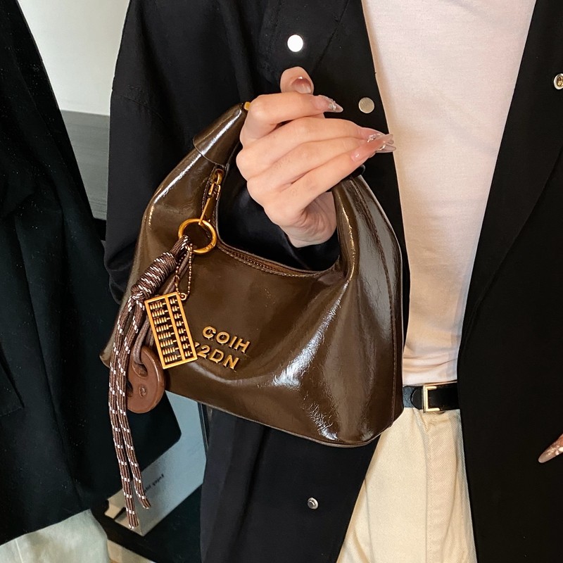 高级感小众包包女2025新款百搭复古质感斜挎包时尚流行手提饺子包,箱包皮具/热销女包/男包,通用款女包,淘宝优惠券,粉丝福利购,淘宝优惠卷