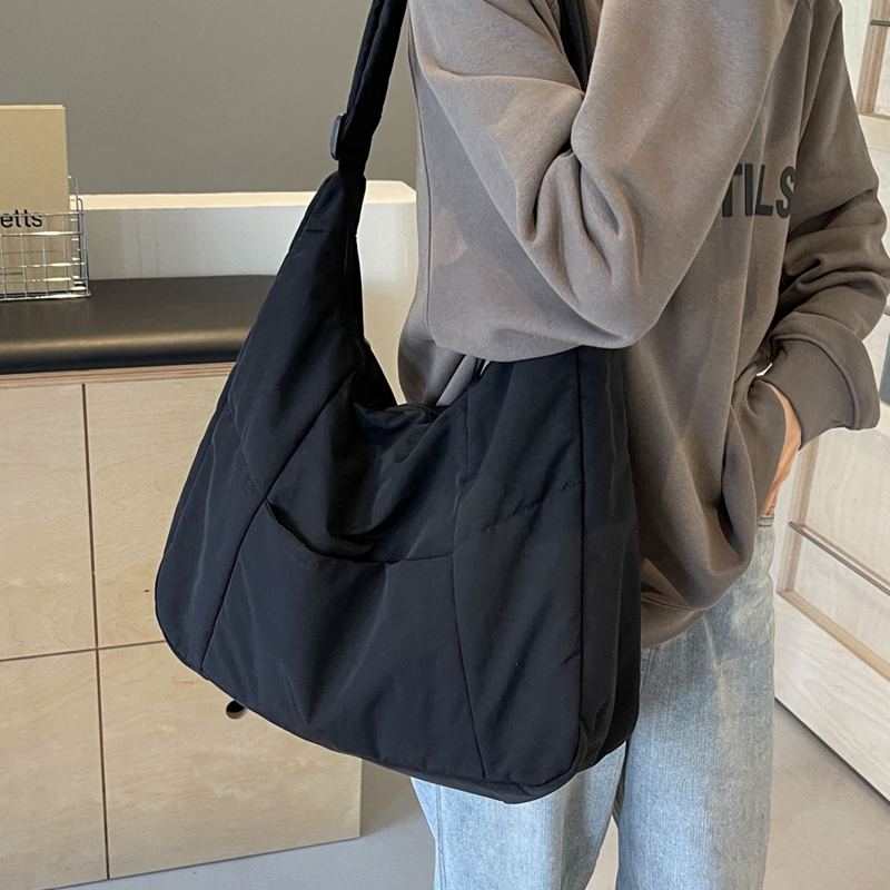 休闲大包包女士2025新款秋冬时尚简约单肩包大容量通勤斜挎帆布包