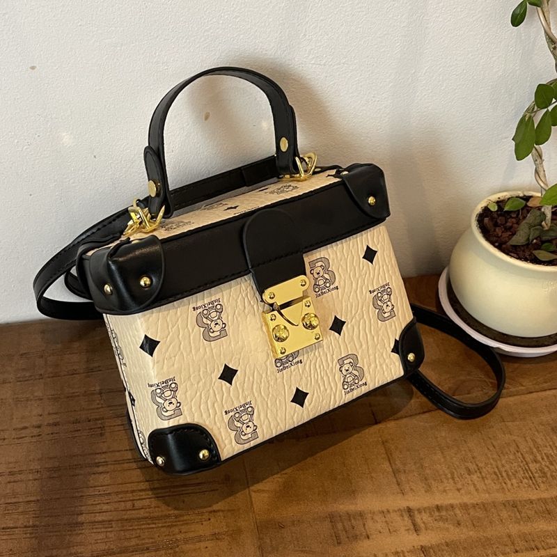 流行爆款斜挎手提盒子小方包