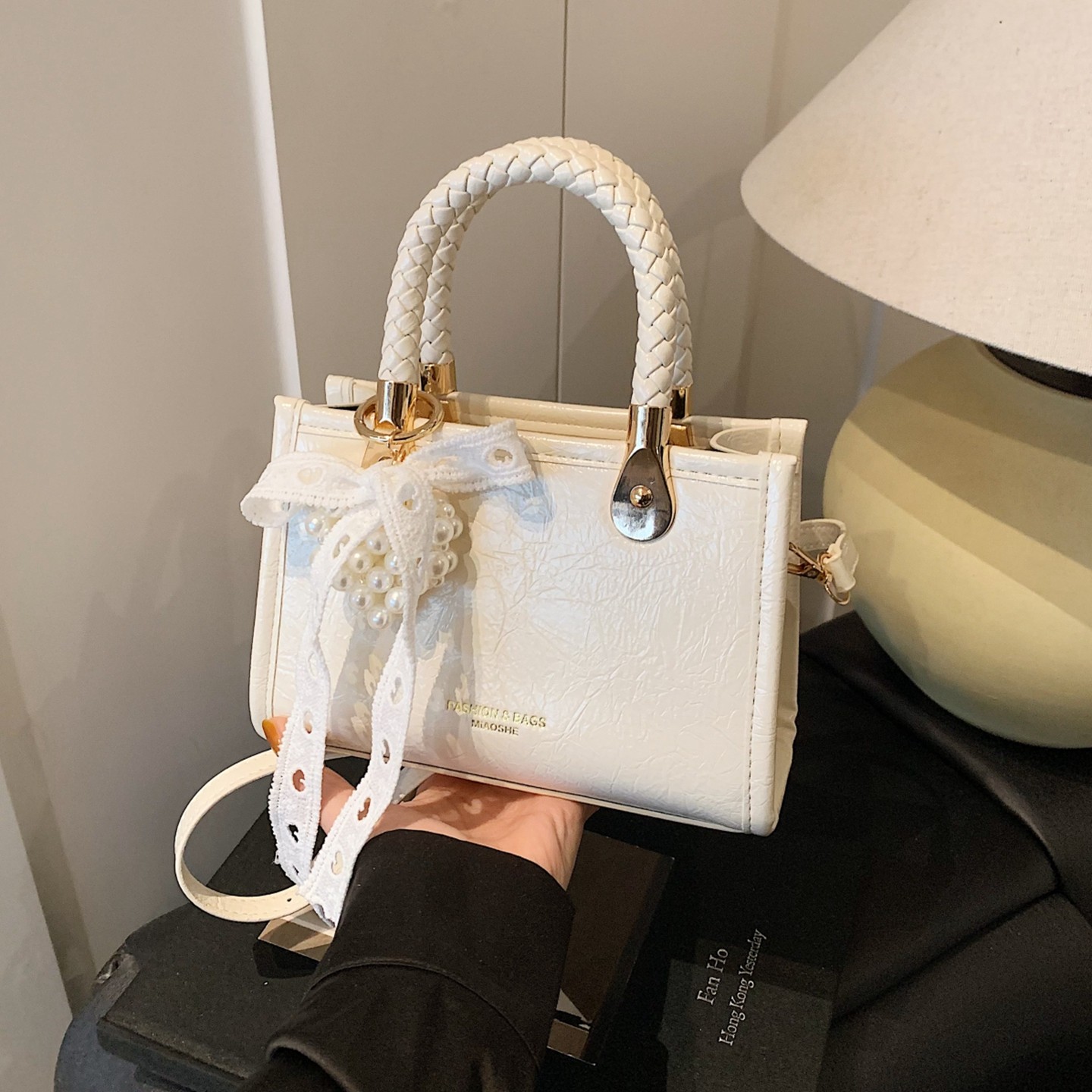 夏季高级感小包包女2026新款潮时尚百搭休闲斜挎包超火手提小方包