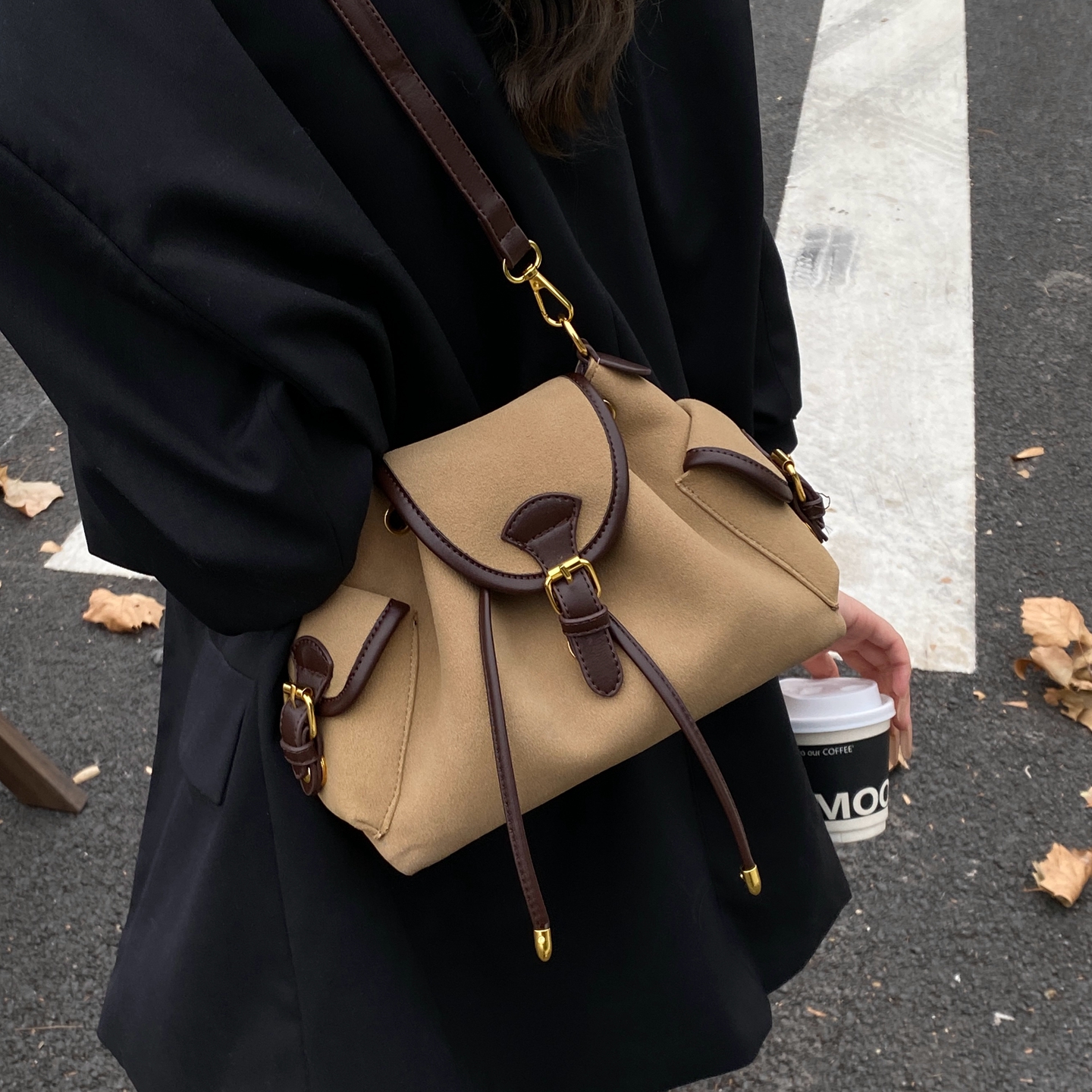 时尚斜挎水桶包美拉德单肩通勤包