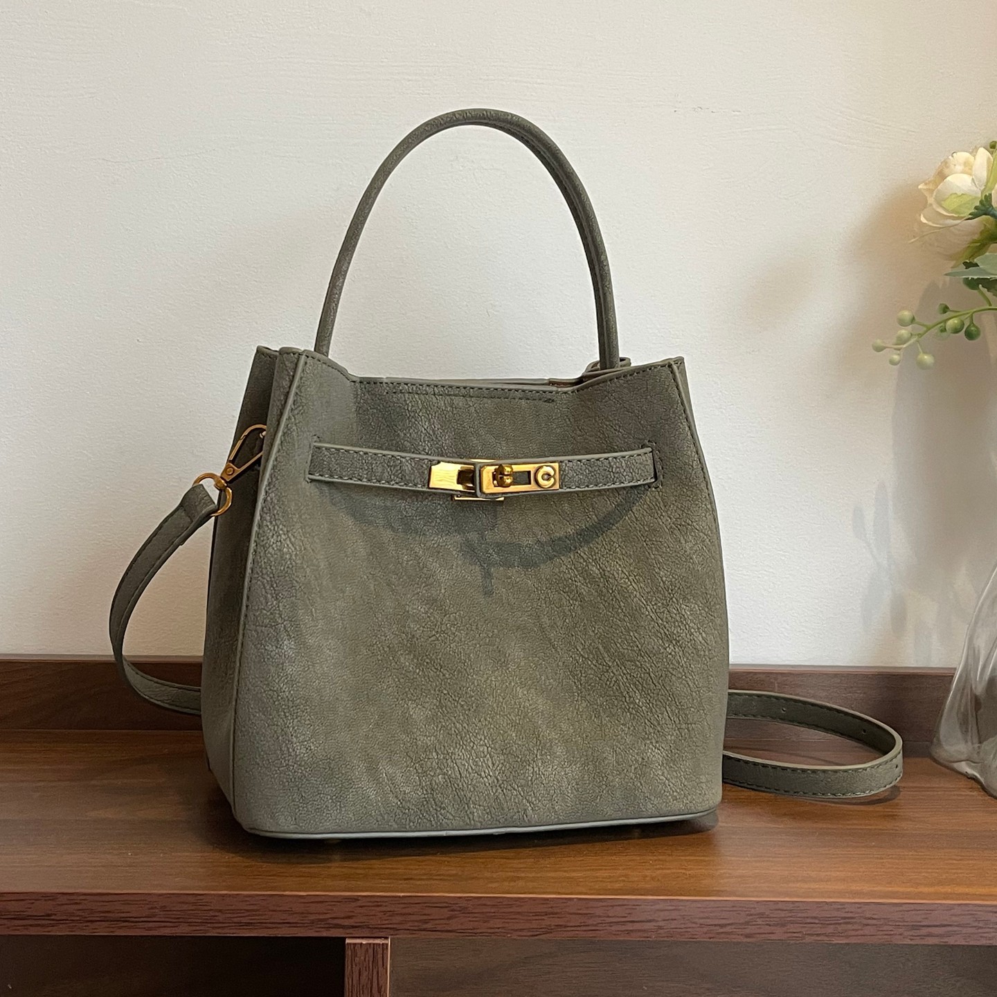 高级感女士包包2026新款上班通勤百搭斜挎包休闲手提水桶包小拎包,箱包皮具/热销女包/男包,通用款女包,淘宝优惠券,粉丝福利购,淘宝优惠卷