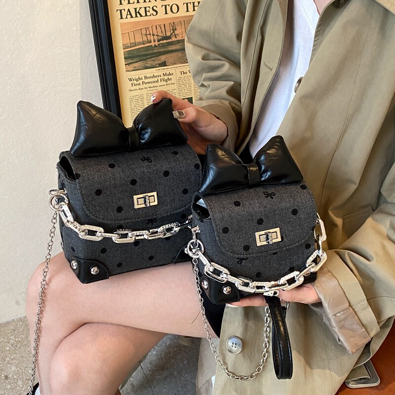 爆款超火波点迷你小包包女2026新款流行链条斜挎包时尚盒子小方包