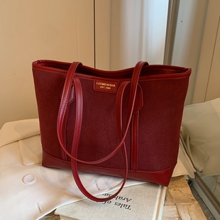 复古红色大包包女2026新款磨砂托特包大容量通勤单肩包结婚新娘包