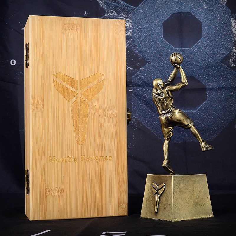 木公开物NBA湖人队黑曼巴科比金属手办雕塑铜像人偶摆件