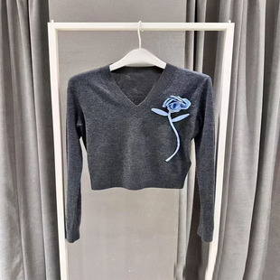 长袖 赵丽颖同款 修身 玫瑰胸花甜美软糯V领针织衫 毛衣 2025秋冬新款