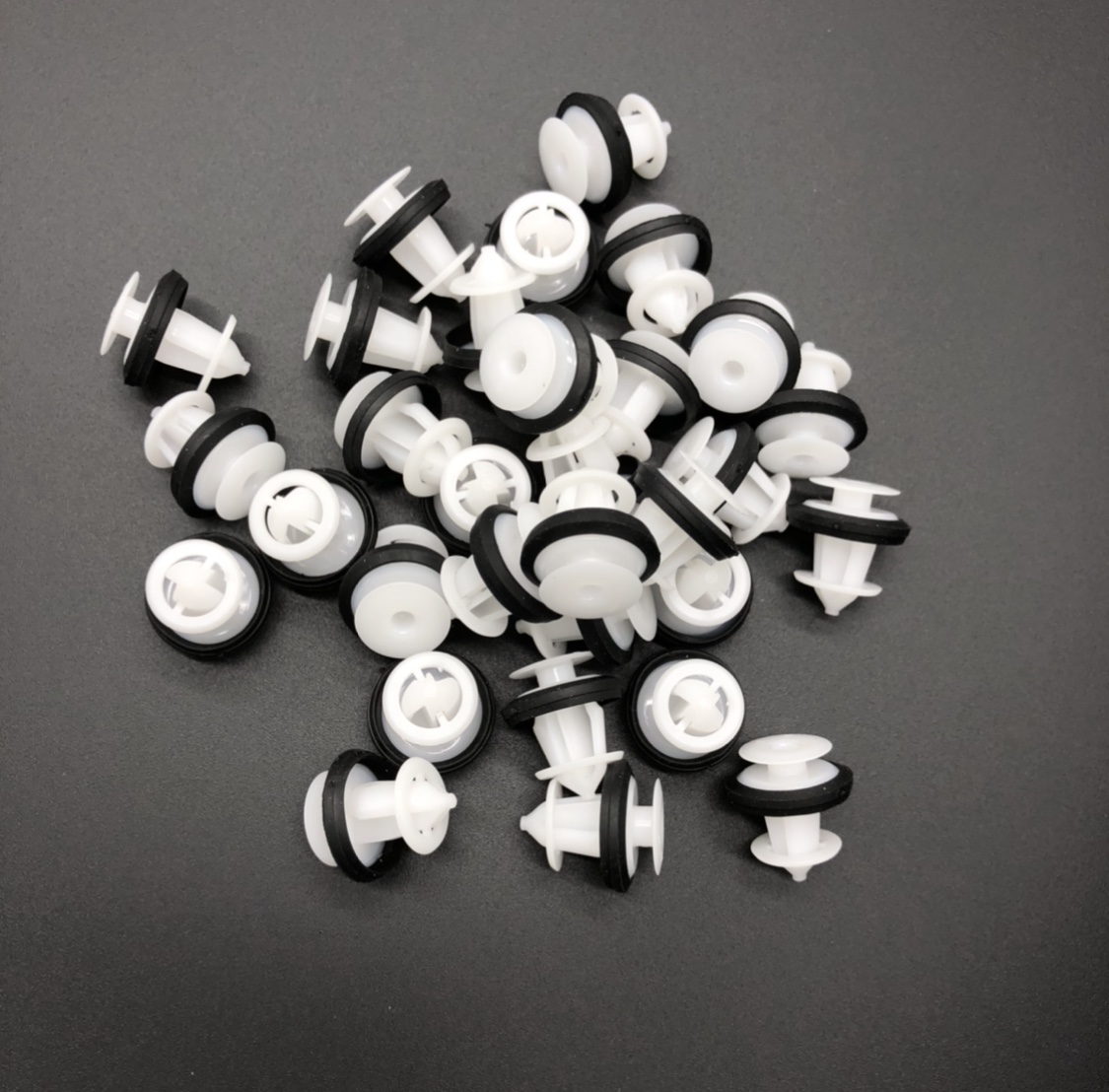 适配东风风光车门内饰板卡扣卡子尾门内饰板塑料扣子汽车配件