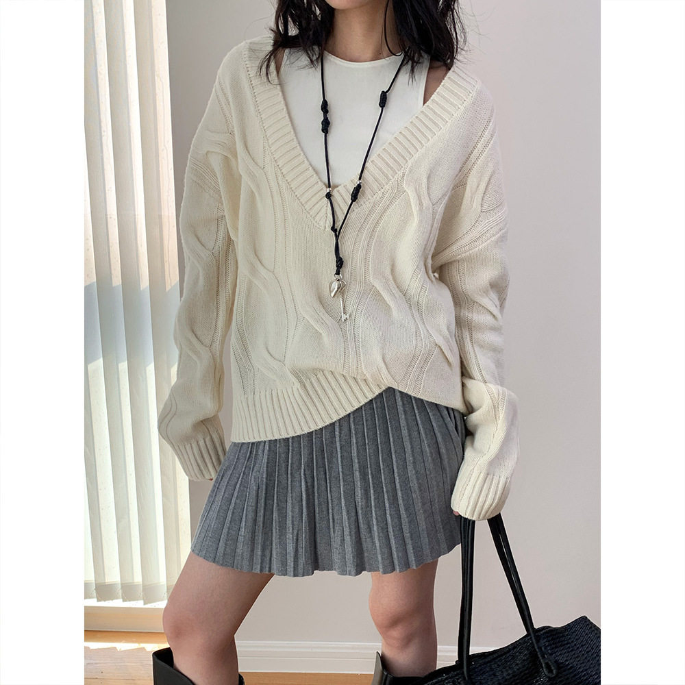 AMBOSC高品质韩国时髦肌理廓形羊毛慵懒麻花V领保暖针织衫毛衣女