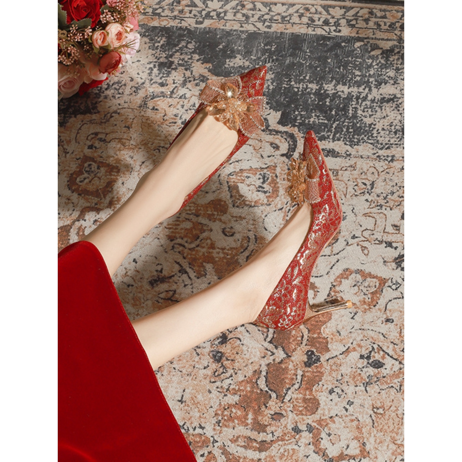 红色刺绣水钻高跟鞋细跟水晶鞋新娘鞋中式秀禾婚鞋女单鞋订婚鞋