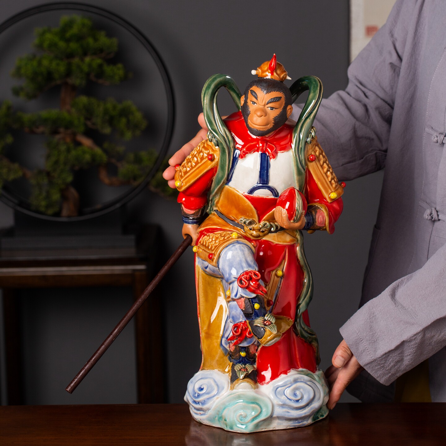 景德镇手工雕塑陶瓷孙悟空摆件