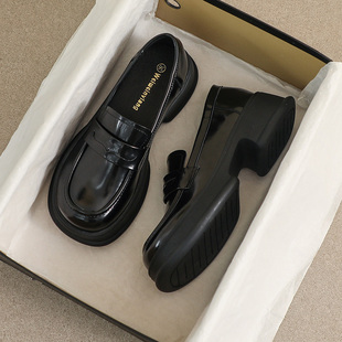 厚底乐福鞋女2025新款秋季一脚蹬jk通勤宽头黑色小皮鞋大码41一43