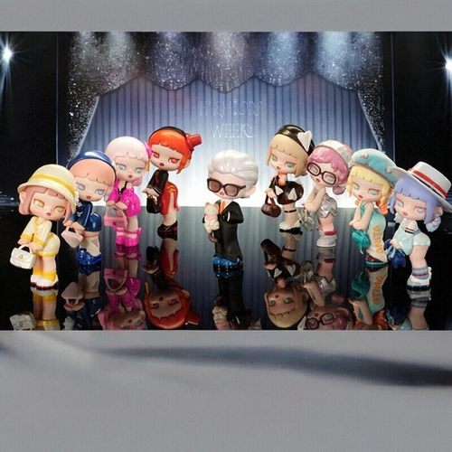 ANITA安妮塔时装周三代盲盒摆件