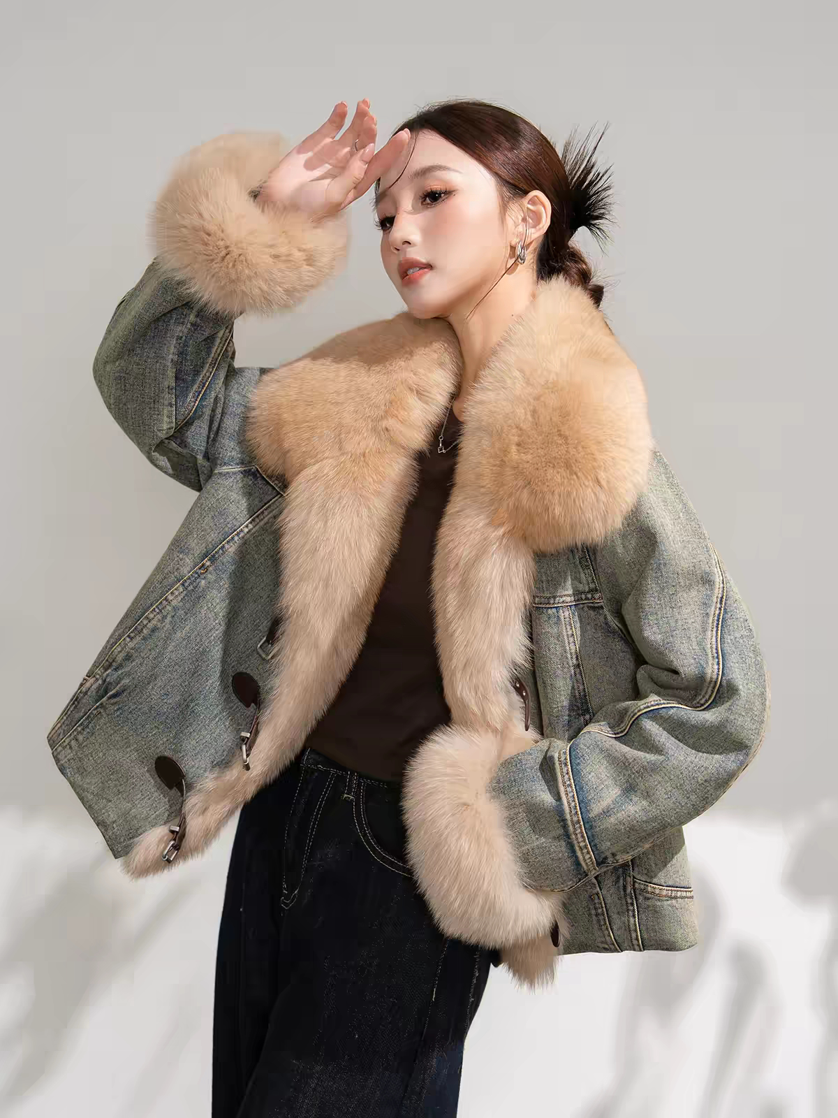 蓝色轻熟风大毛领牛仔羽绒服女2026冬新款设计感气质外套