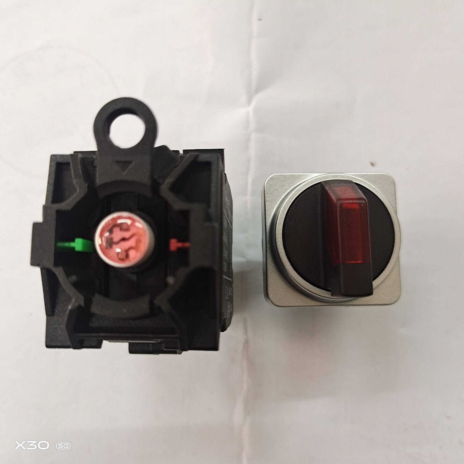 上海天逸tayee红色两位方形带灯短柄旋钮开关 la42xd2f-11/ac220v