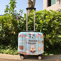 Павлин синий окрашен в синий кролик