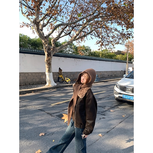 Zzhen珍珍 温热焦糖拿铁2026年新款设计感翻毛领皮衣羽绒服女