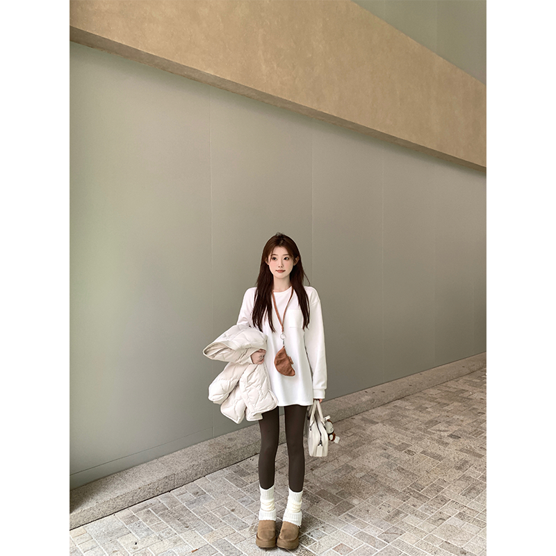 珍珍家 秋冬内搭时髦公式百搭圆领长袖T恤+显瘦瑜伽鲨鱼裤两件套