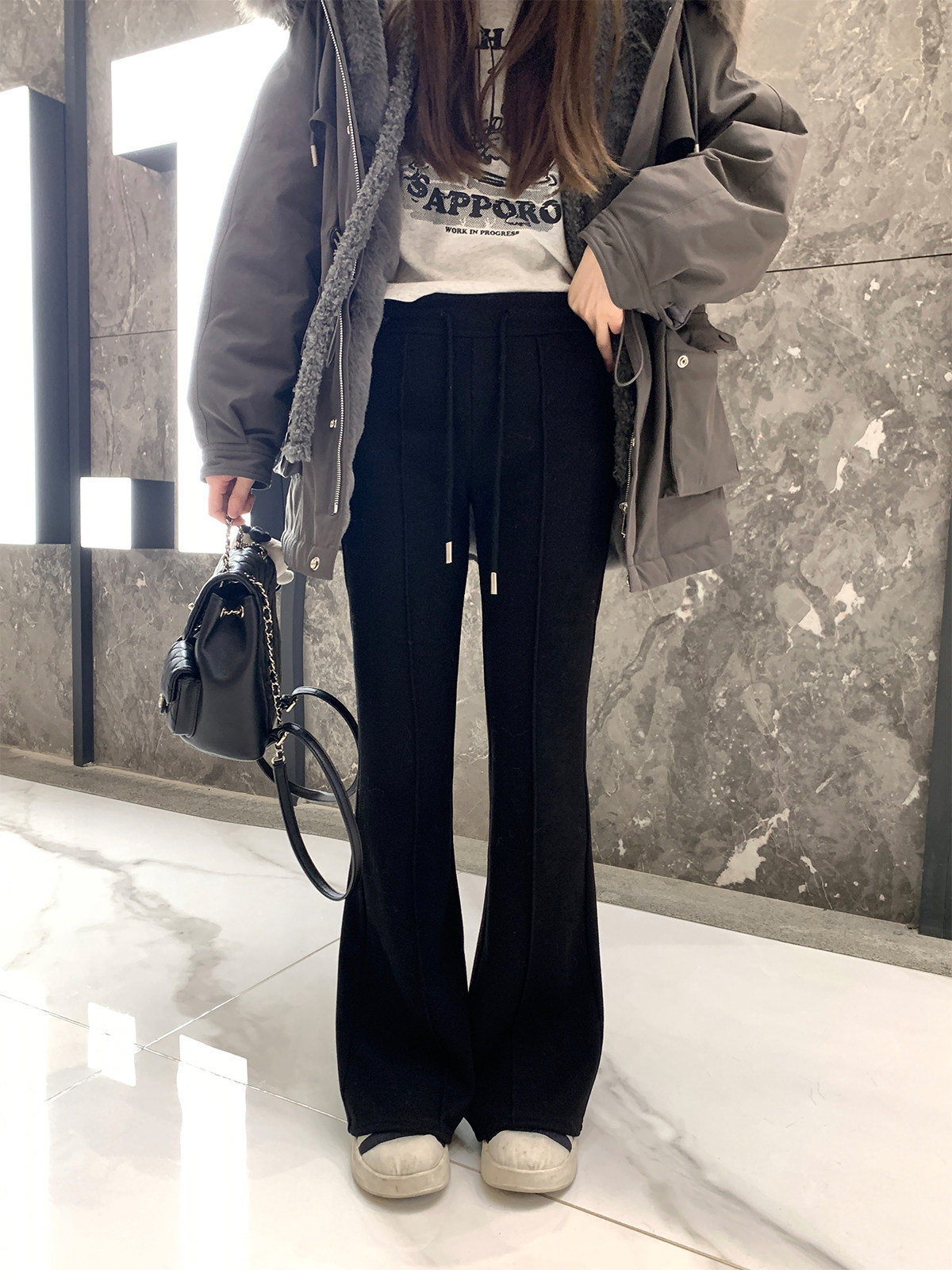 珍珍家秒变腿精显瘦肌理感磨毛喇叭裤中缝高腰百搭黑色休闲裤冬女