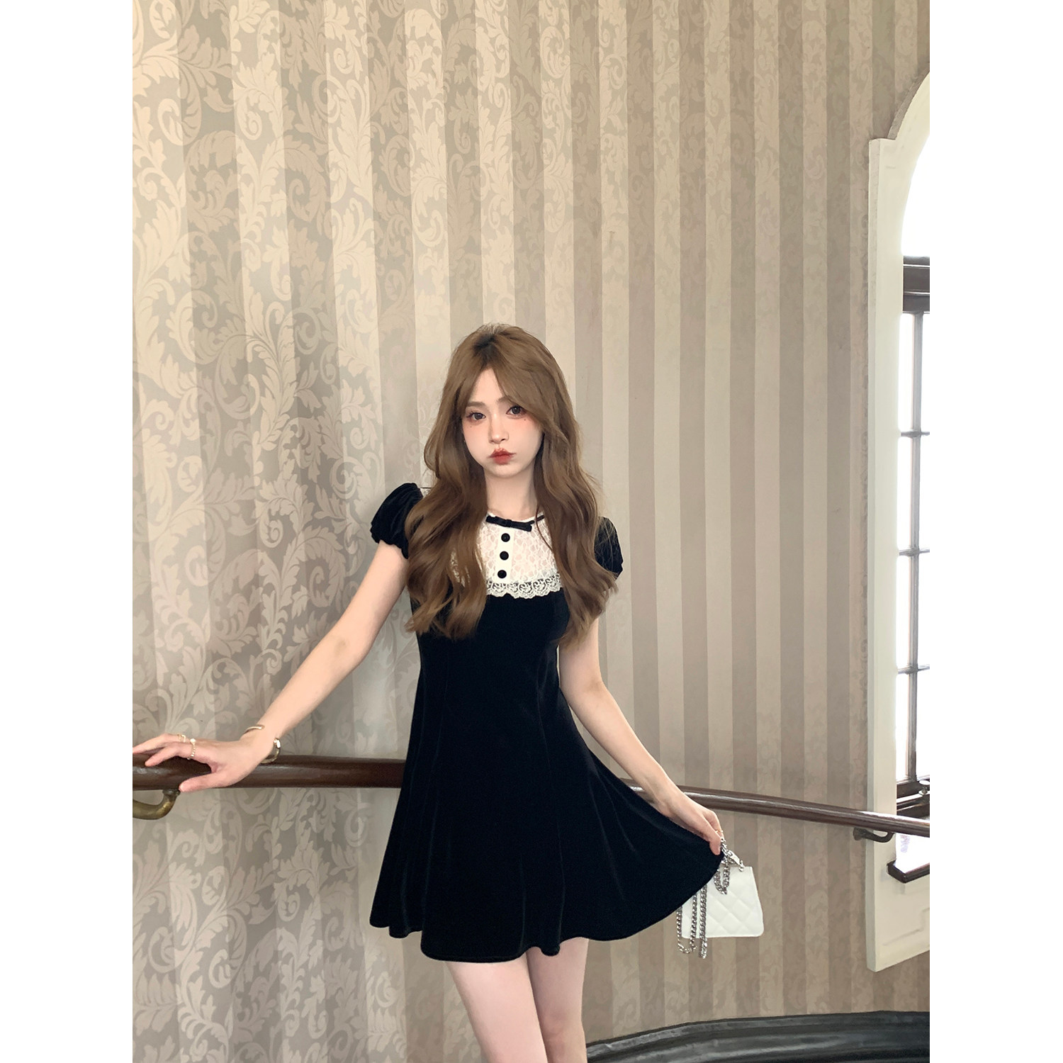 珍珍家丝绒连衣裙女2025年新款夏季复古设计感衬衫独特别致上衣