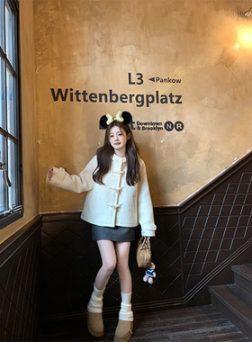 珍珍家 牛角扣学院风白色短款毛呢外套女2024年新款连帽呢子大衣