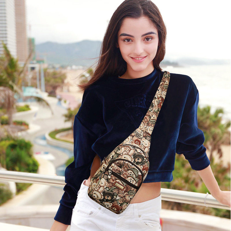 丹尼熊小胸包女2020新款潮韩版提花布个性爆款时尚斜挎包少女胸包