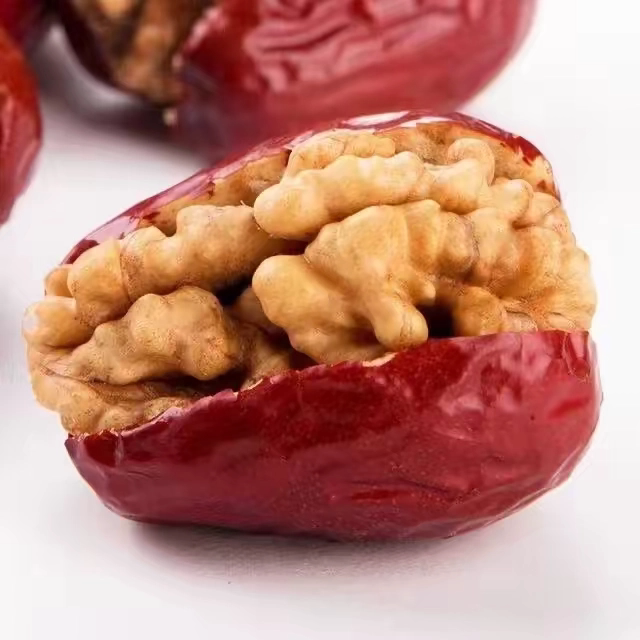 新疆特产红枣夹核桃仁500g包邮超大和田大枣夹纸皮核桃抱抱果零食