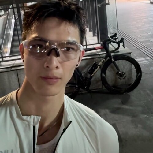 小脸合适日夜跑步防风骑行眼镜自行车户外登山徒步墨镜变色护目镜