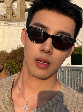 帅气加分2026春夏复古窄框黑色墨镜痞酷个性小猫眼男士太阳眼镜潮