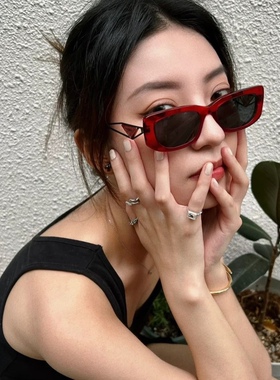 御姐范长方形金属缕空腿酒红墨镜P家小红书网红同款太阳眼镜街拍