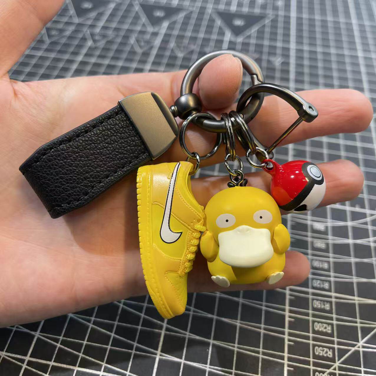 神奇宝贝可达鸭手工钥匙扣皮质dunk鞋模精灵球正版皮卡丘模型
