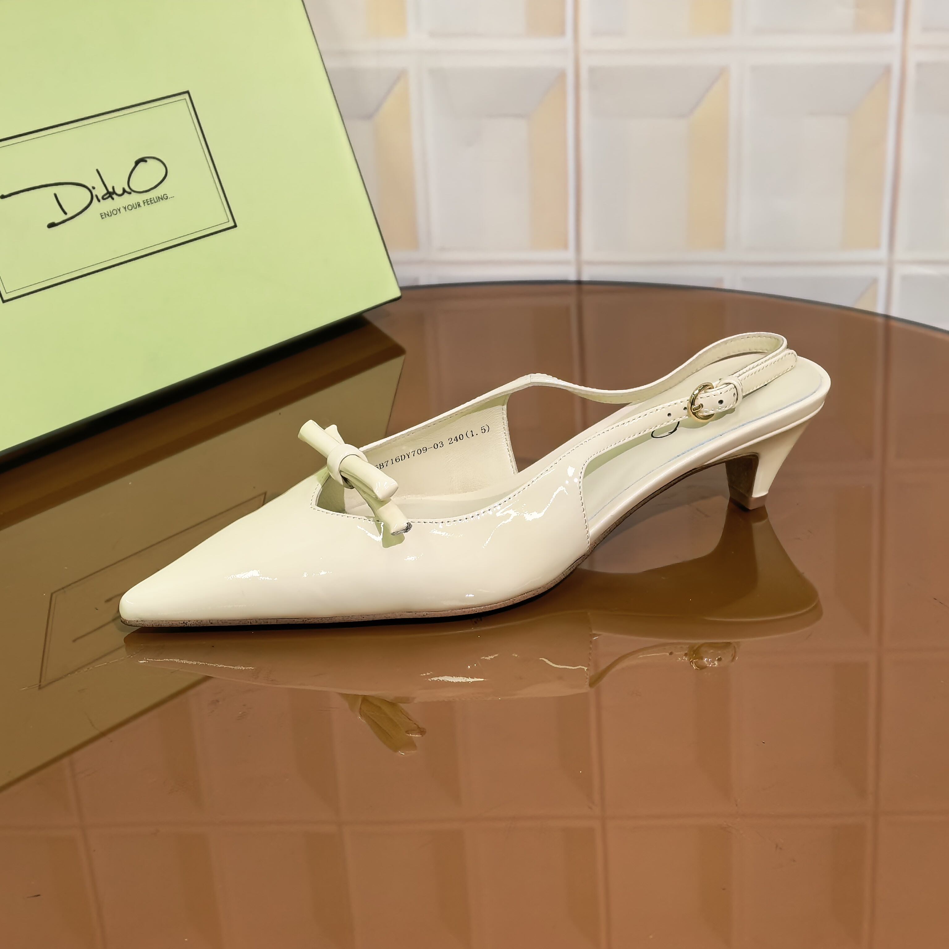 Y709/4CM牛漆皮清仓撤柜断码处理时尚百搭包头细跟尖头夏季女轻奢