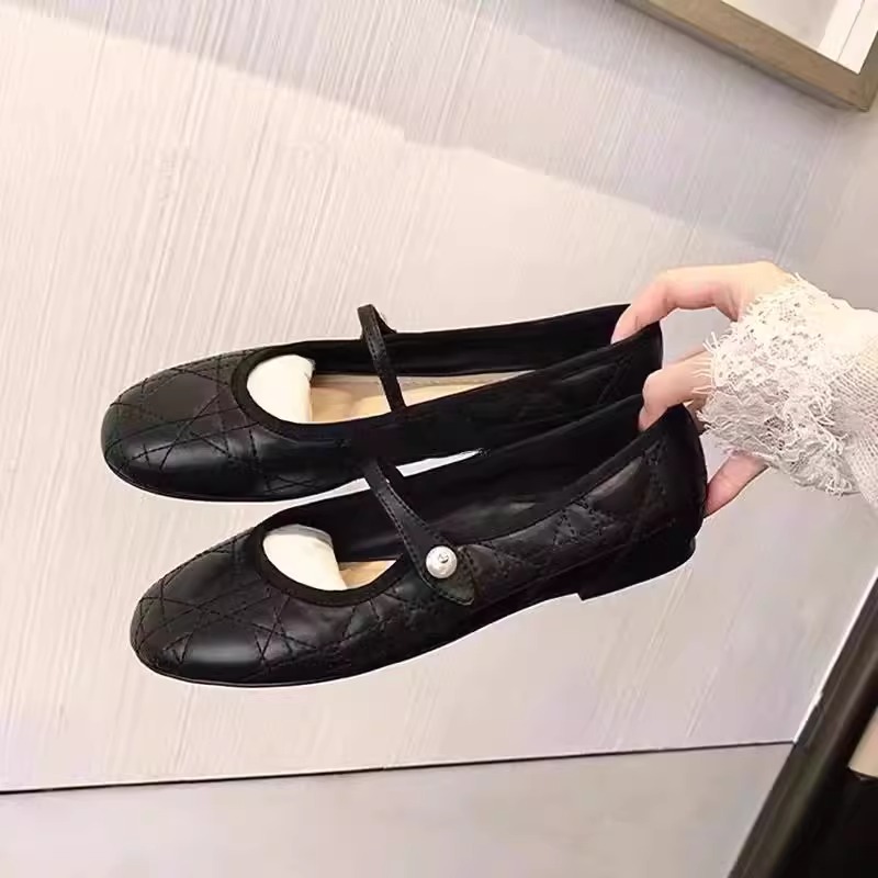 珍珠一字带真皮单鞋女圆头