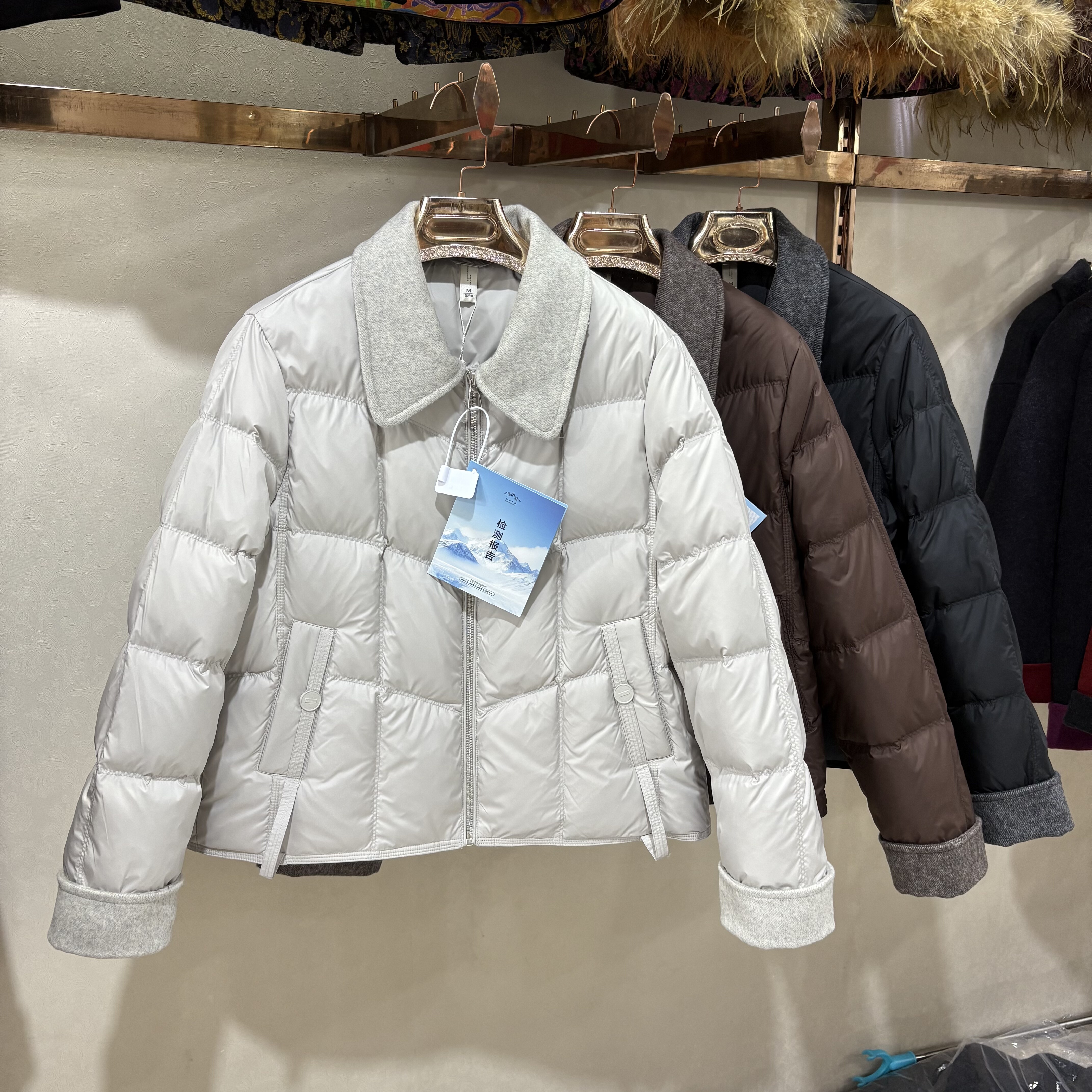 雨格A518专柜正品翻领短款拼接羽绒服2025冬季新款气质白鸭绒外套