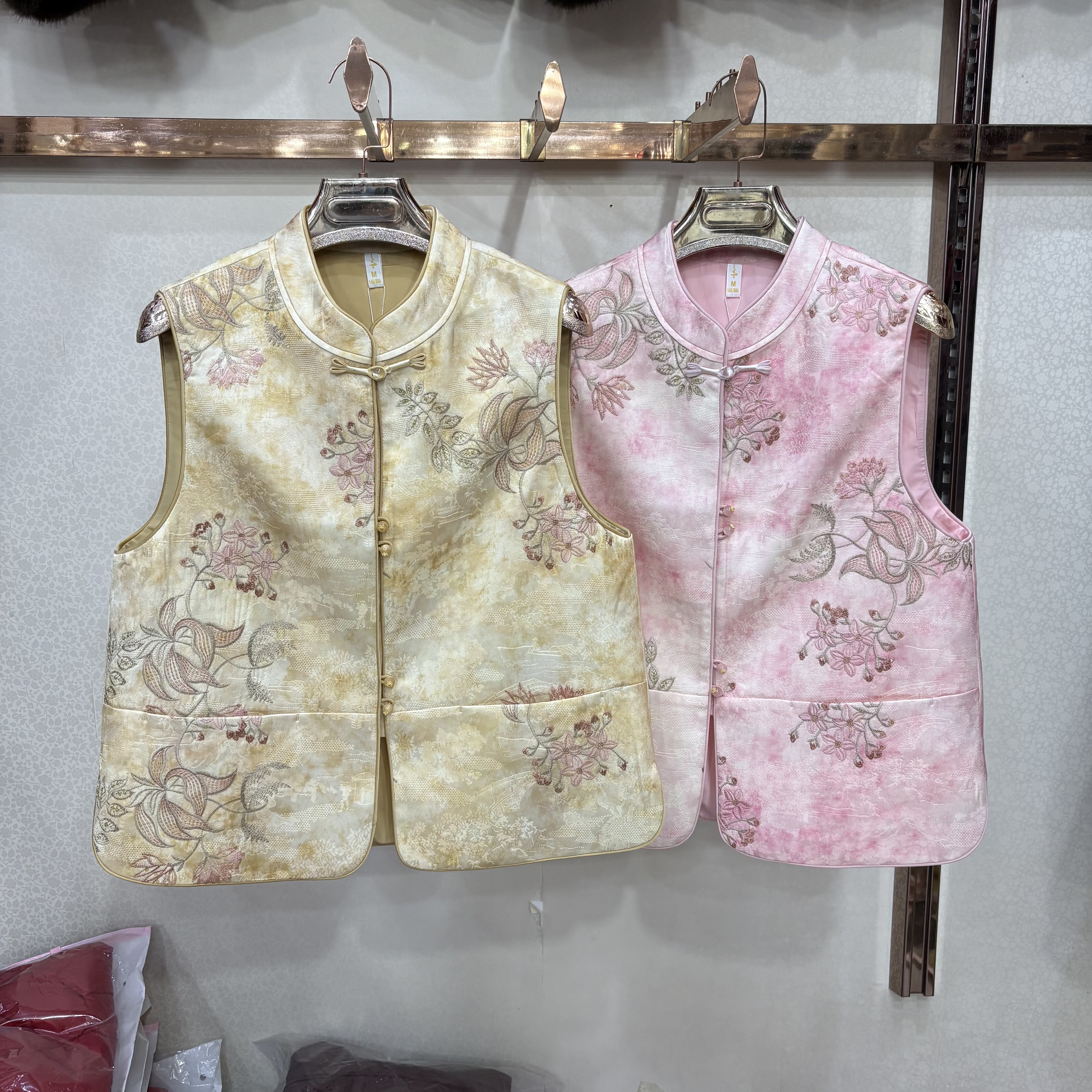 雨格A811专柜正品新中式国风盘扣提花女2026春季新款雪尼尔马甲潮