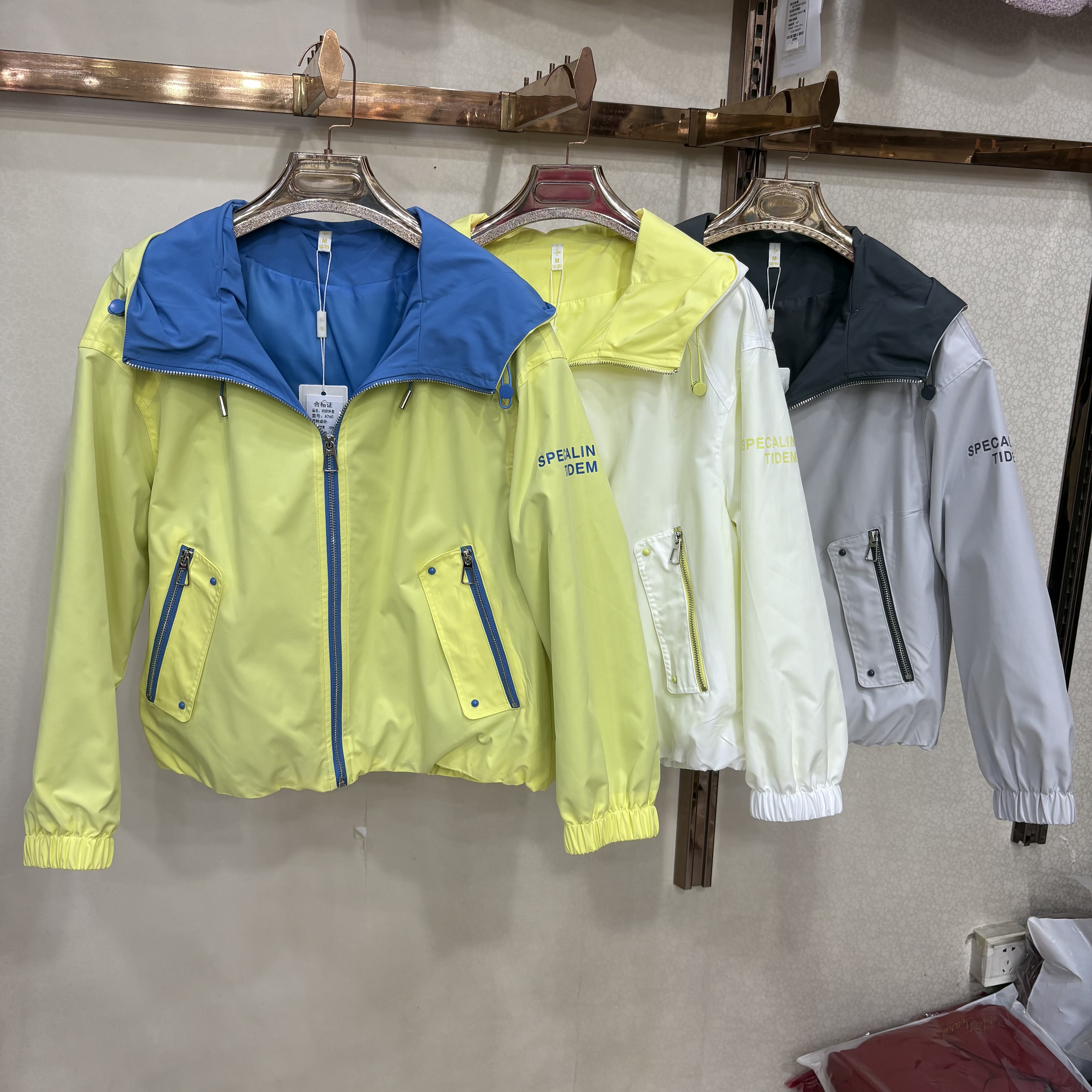 雨格A760专柜正品2026春秋新款通勤风连帽拼色风衣女显瘦气质外套