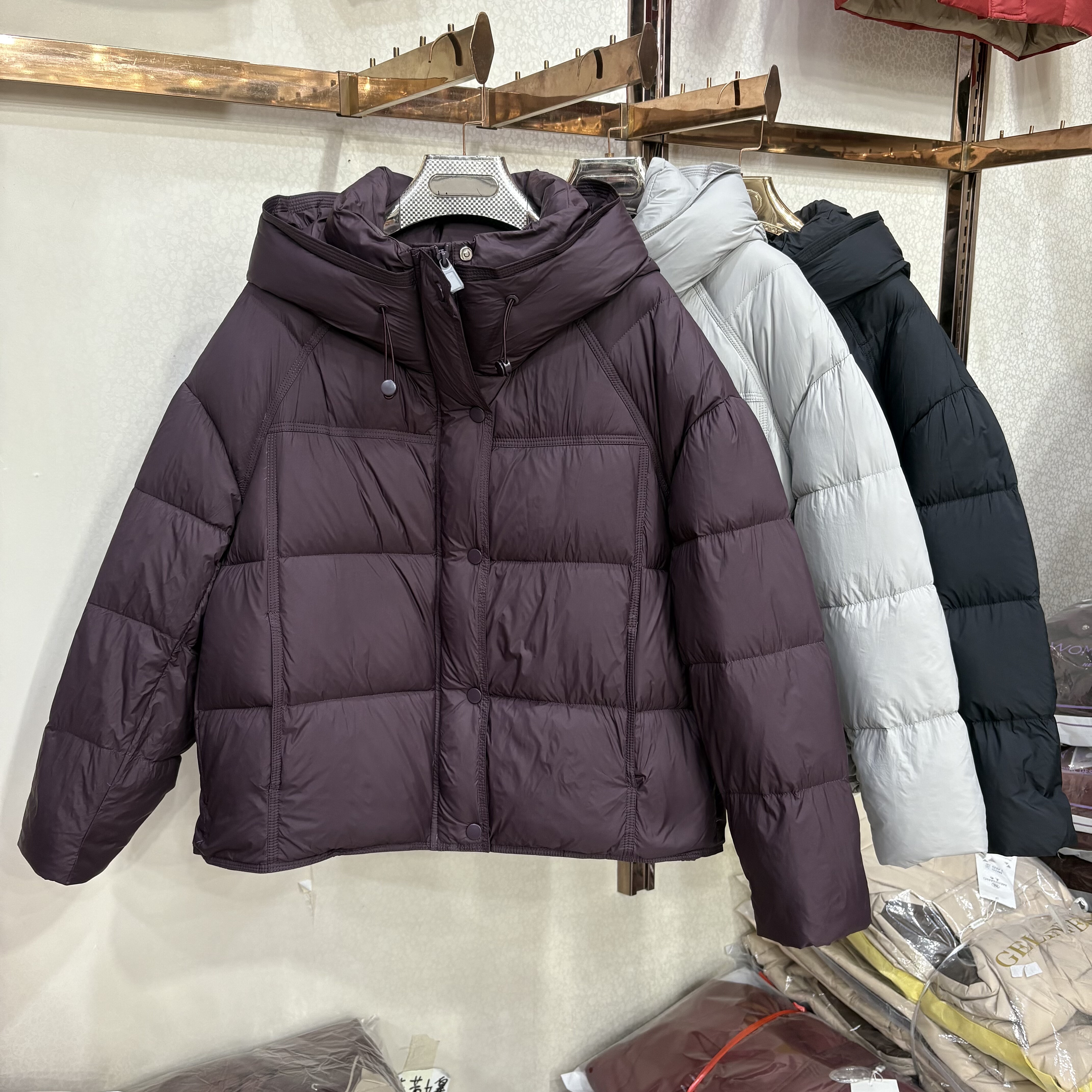 依菲2025B-9921专柜正品白鸭绒羽绒服女冬洋气加厚保暖面包服外套