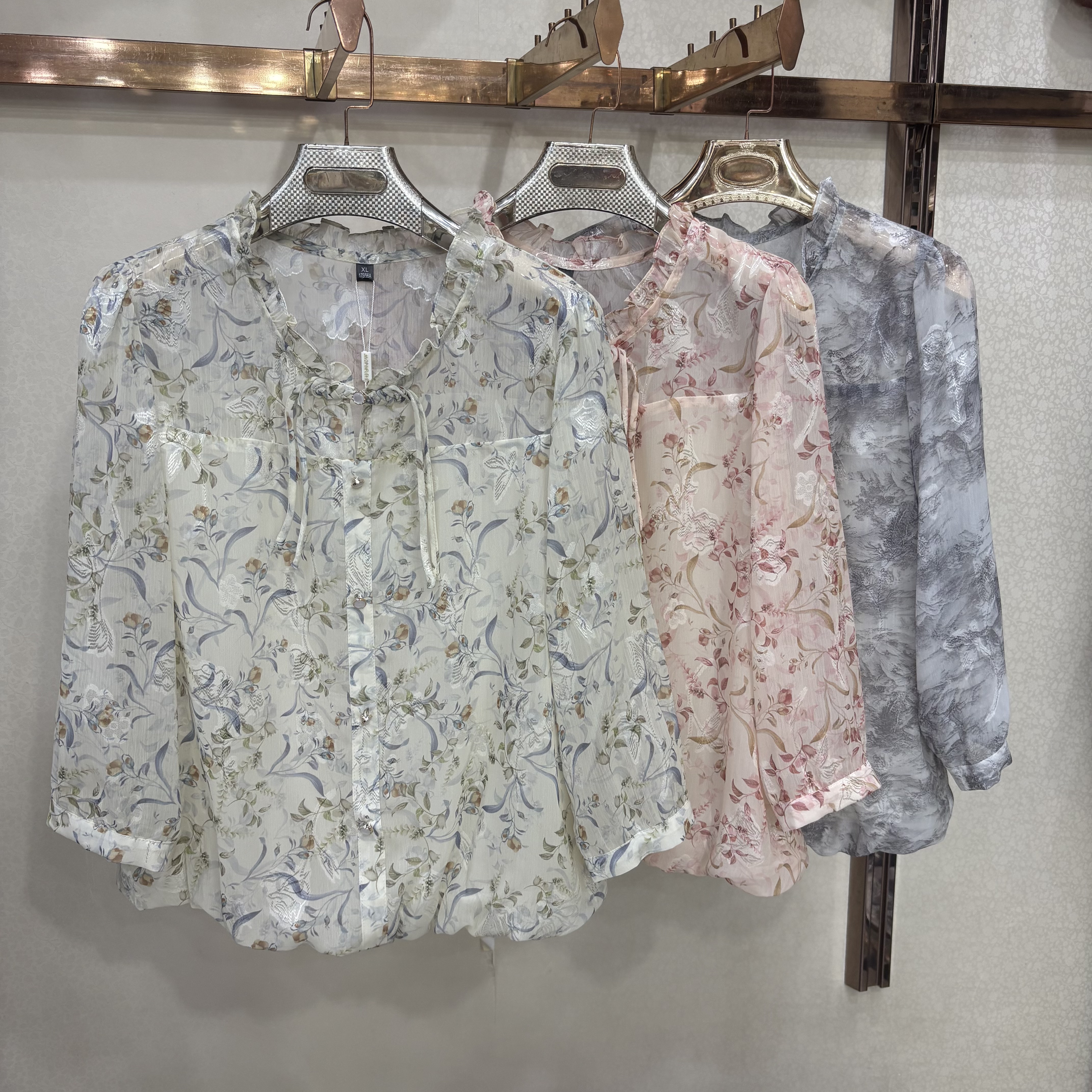 美尚28专柜正品春夏碎花雪纺衬衫女七分袖圆领木耳边抽褶套头上衣