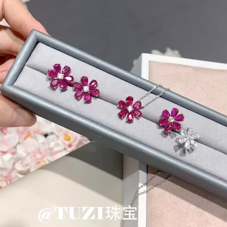 TUZI培育钻红彩宝石花朵项链女S925纯银高级感耳钉戒指环钻戒推荐