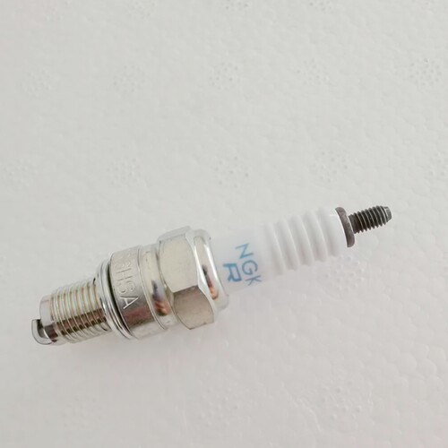 适用轻骑铃木踏板车瑞梦火花塞QS125T-4/5A火花塞睿彩125T-4B火嘴