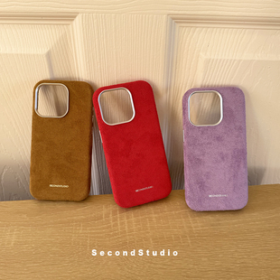 原创高级麂皮绒质感适用iphone15promax时尚 红色毛绒16苹果16promax手机壳可磁吸14pro全包保护壳13简约纯色