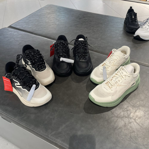 李宁男款夏季黑白星火休闲鞋