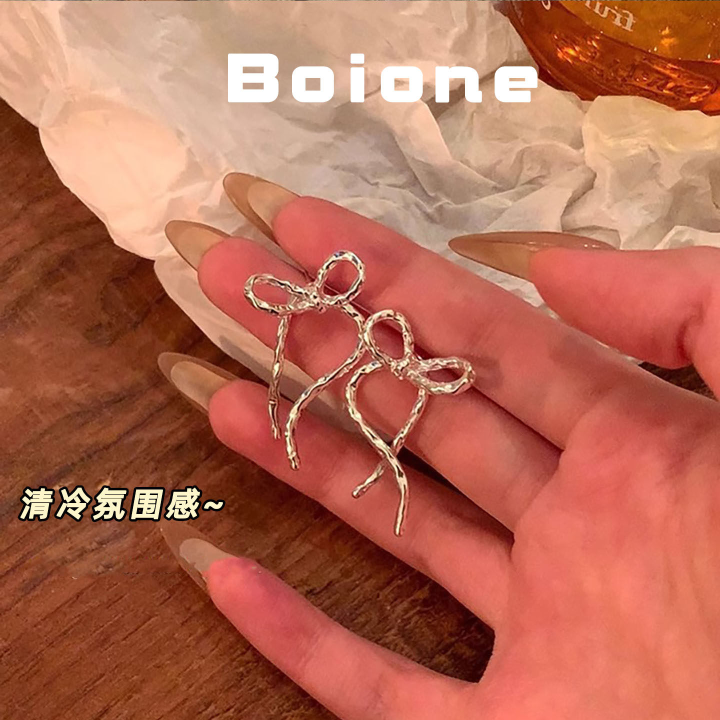 小众设计~清冷感金属蝴蝶结耳环