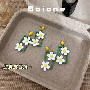 boione春日氛围感甜美度假风绿色长方形小百花耳环三角软垫耳夹女