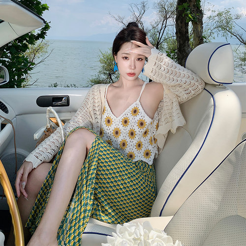 海边旅游度假风套装镂空针织开衫花朵吊带黄绿格纹开叉阔腿裤